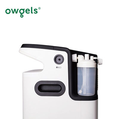 Concentrador médico blanco plástico del oxígeno de 350va 5l con el sistema de alarma inteligente